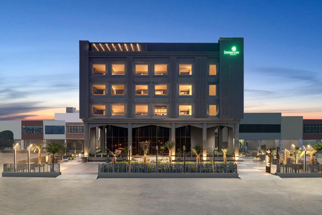 Lemon Tree Hotel, Hisar Exterior photo