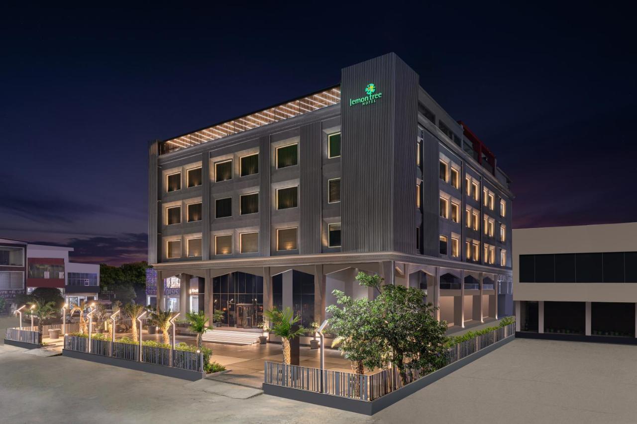 Lemon Tree Hotel, Hisar Exterior photo