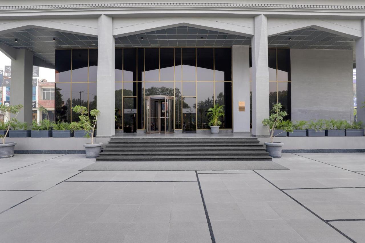 Lemon Tree Hotel, Hisar Exterior photo